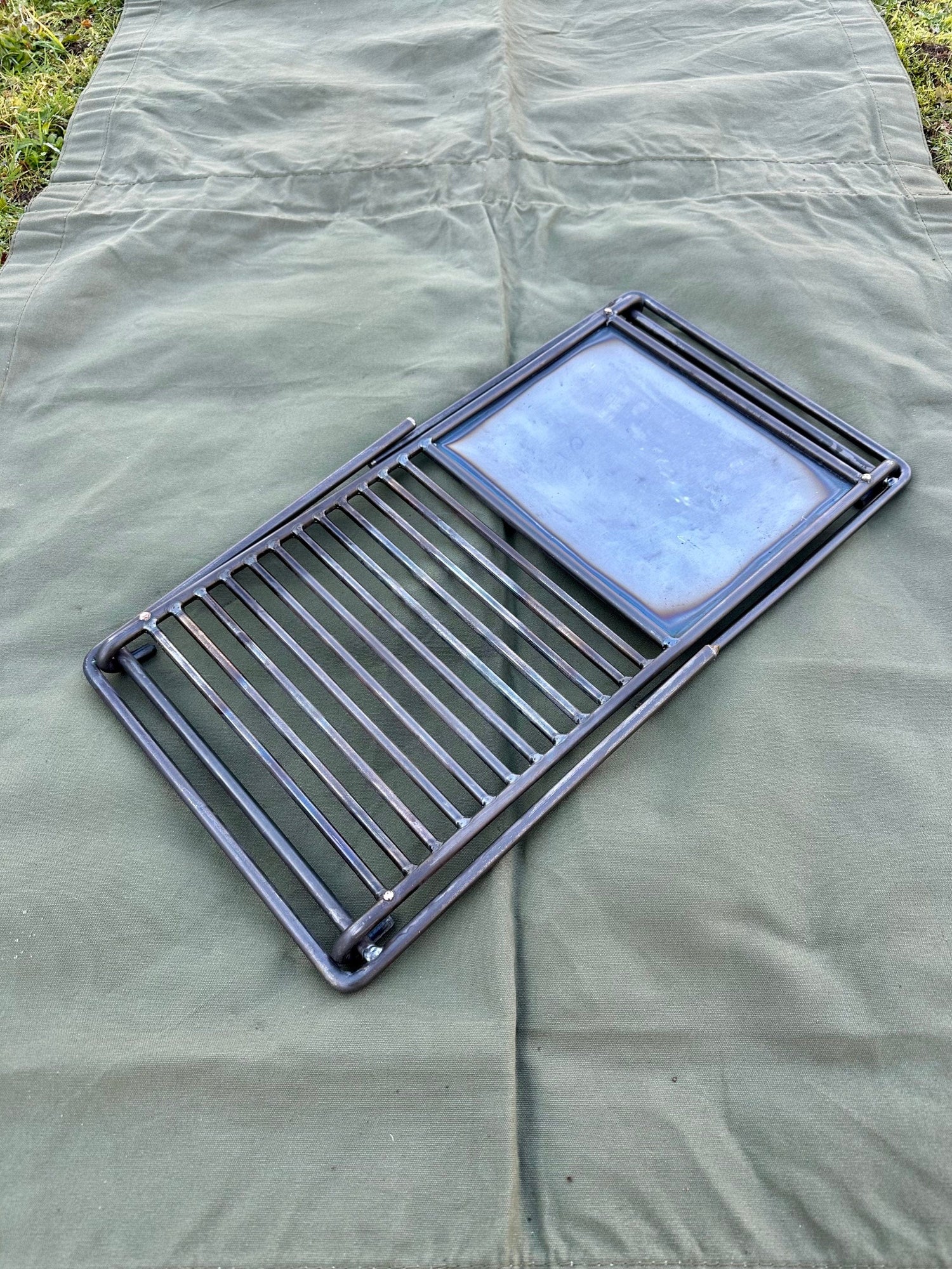 Split Camp Grill. Robust and heavy duty folding grill