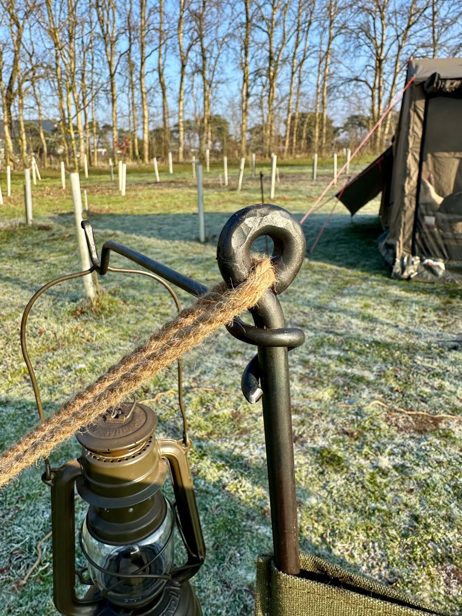 windbreaker with main poles and lantern holders