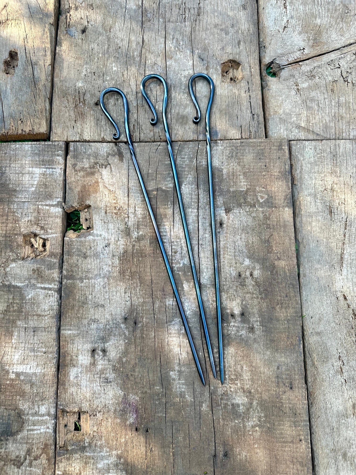 Crafted using traditional methods, from the forge to the anvil, these BBQ skewers are an ideal gift for any grilling enthusiast