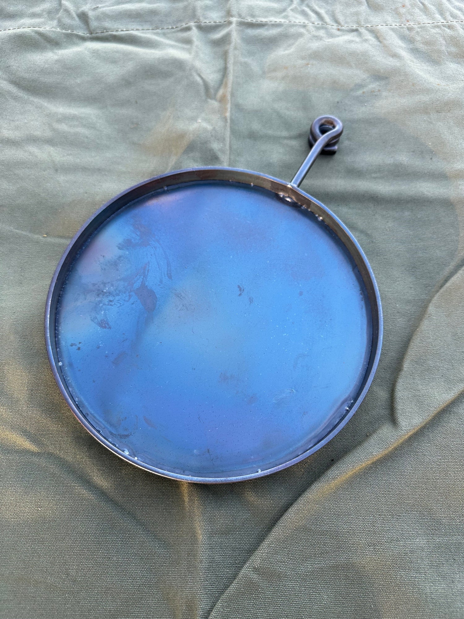 This is a 22cm skillet arm and is approx 28cm long for the Fire pit 35.